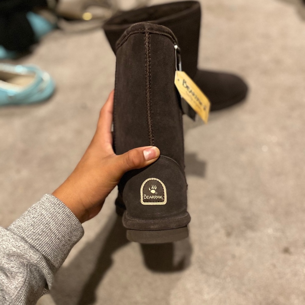 NEW Bearpaw boots! - Picture 6 of 8